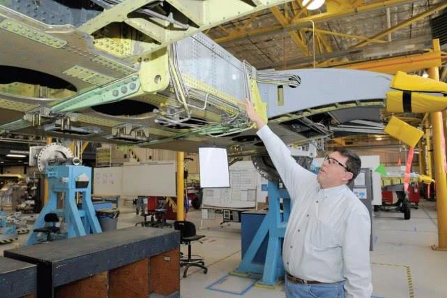 揭秘A-10攻擊機(jī)，強(qiáng)大的空中霸主，揭秘強(qiáng)大空中霸主，A-10攻擊機(jī)深度解析