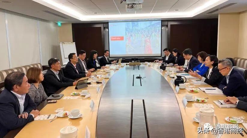 關(guān)于香港正版資料的免費獲取，未來的機遇與挑戰(zhàn)（2025年展望），香港正版資料的未來機遇與挑戰(zhàn)，免費獲取與2025年展望