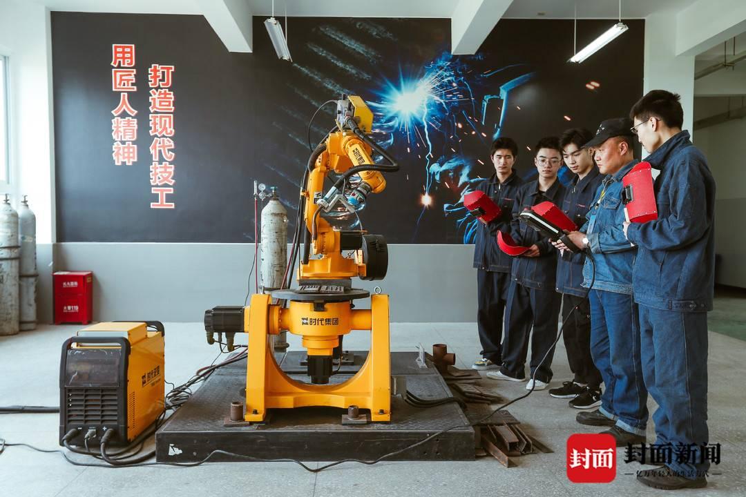 2025精準(zhǔn)資料免費(fèi)大全，一站式獲取最新資源秘籍，2025精準(zhǔn)資料免費(fèi)大全，一站式獲取最新資源秘籍手冊