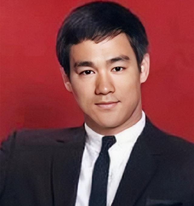 成龍資料個人信息，一位國際巨星的人生軌跡，成龍，國際巨星的人生軌跡與個人信息揭秘